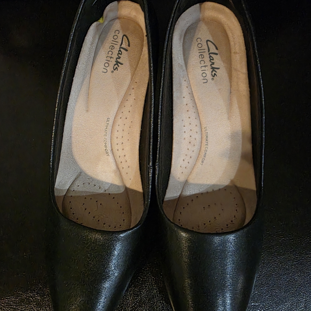 Clarks Elegant Black Heels - Picture 2 of 6